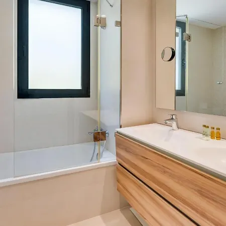 Amazing Ultra Modern Oasis In Atalaya Apartmán