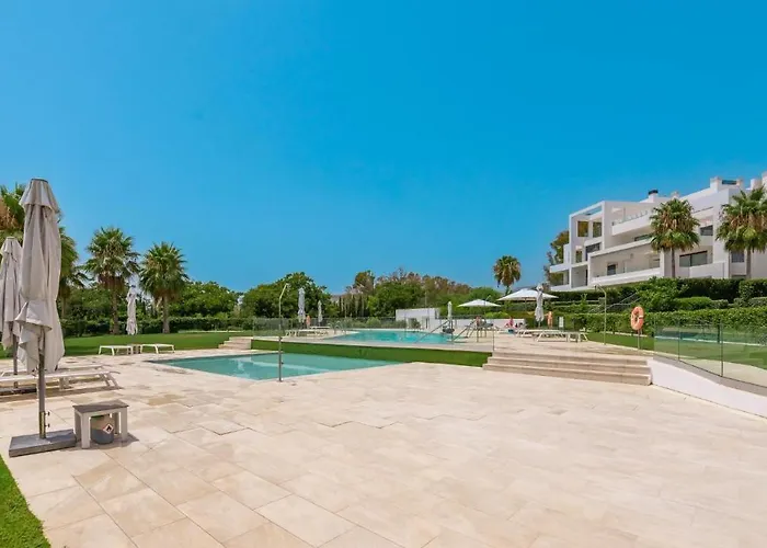 Amazing Ultra Modern Oasis In Atalaya 아파트 *