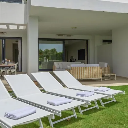 Daire Amazing Ultra Modern Oasis In Atalaya Estepona